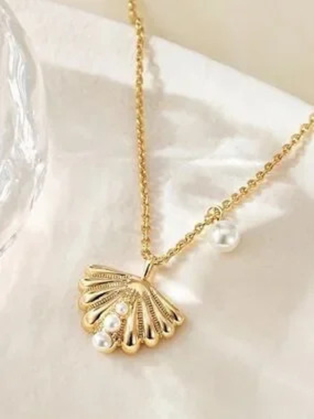 Anthropologie Gold Shell Pendant Necklace with Pearls